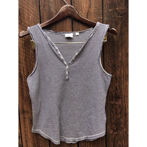 Anthropologie Tops - Anthropologie Postage Stamp Top sz small Anthropologie Tops - Anthropologie Postage Stamp Top sz small